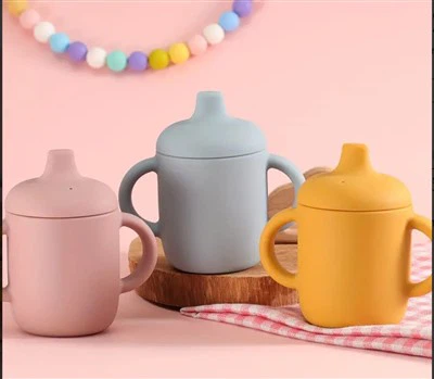 วิธีการเลือกถ้วยหัดดื่มสำหรับทารกที่มีความจุสูงในการป้อนอาหาร